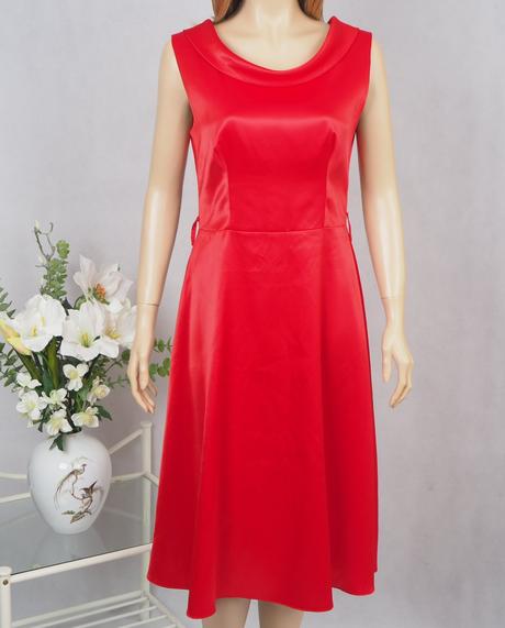 Kvalitné saténové šaty, s