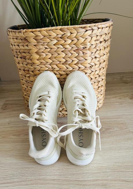 Perfektné tenisky značky oysho, pc 56 eur, 38