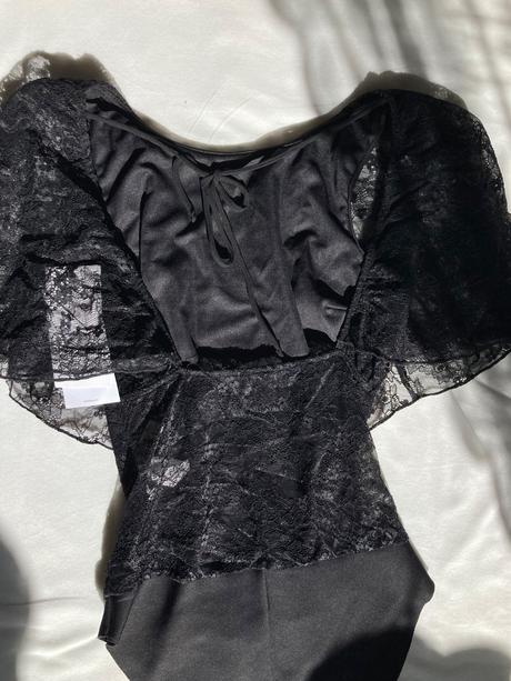 Body s odhaleným chrbtom, bershka,s