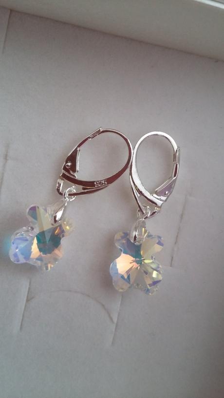 Medvediky naušnice, 