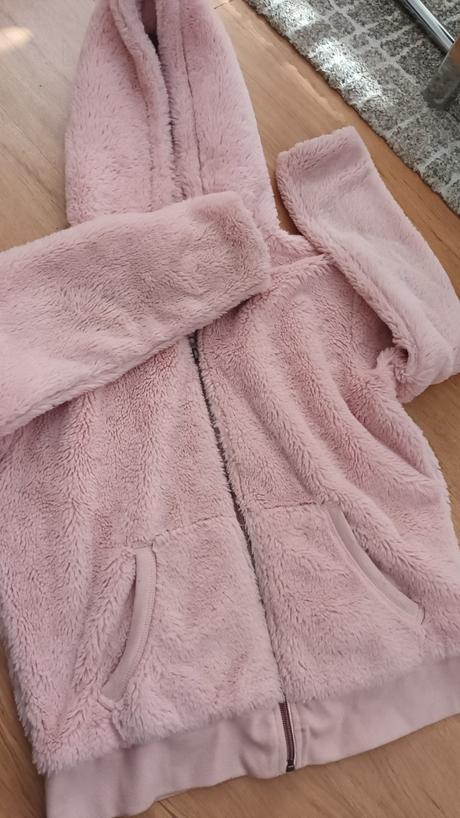 Ružová chlpatá bundička, 158