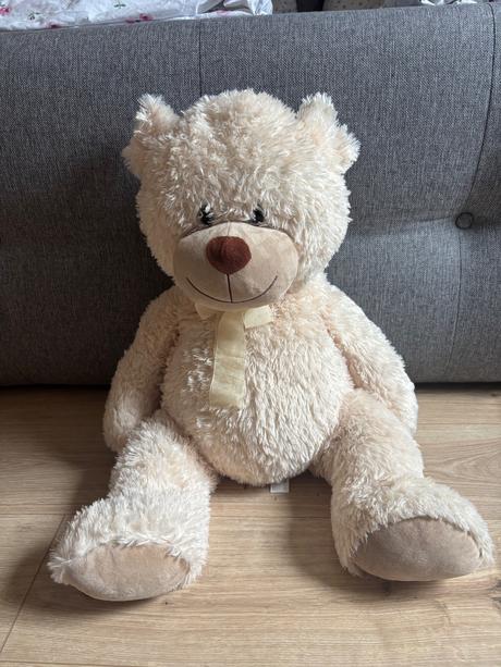 Veľký plyšový medveď, 