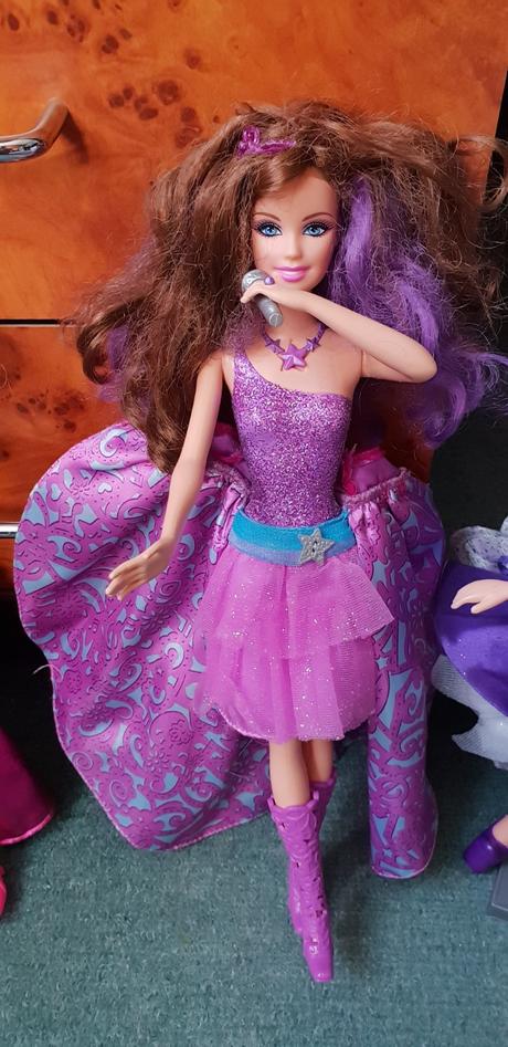 Barbie spevačky,