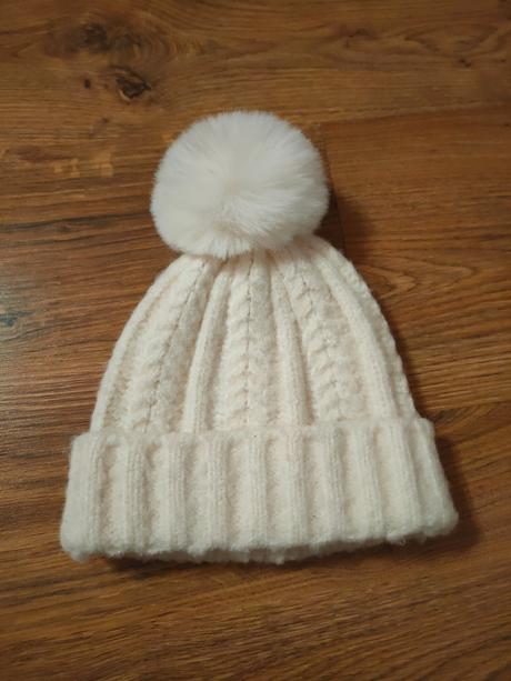 Čiapka s brmbolcom, f&f,116