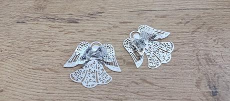 Prívesok anjelik - 49x43 mm - strieborný, 