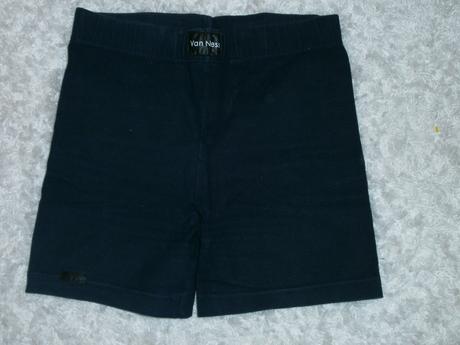 Tmavomodré šortky, l