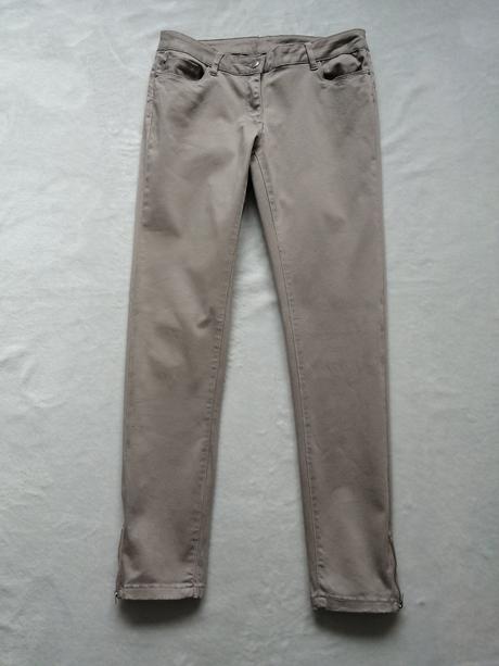 Pekné nohavice s elasténom, takko,38