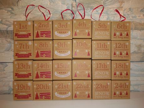 Adventné kalendáre s miniatúrami pre bábiky barbie,