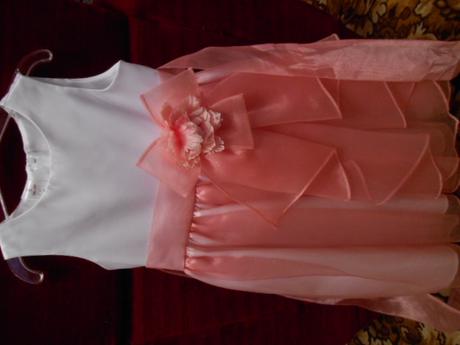 Slavnostne saty, 128