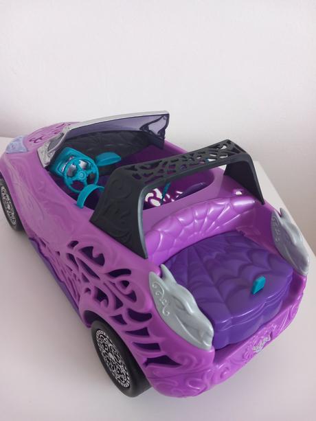 Auto monster high,