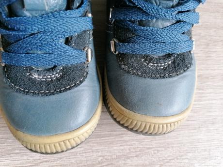 Modré kotnicky, baťa,24