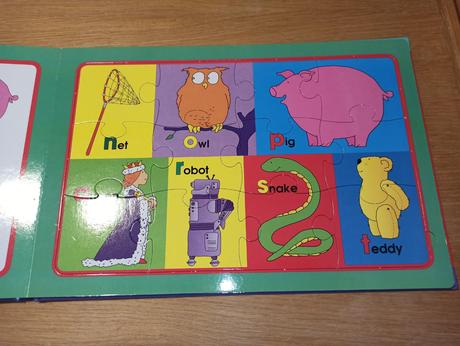 Early learning - alphabet jigsaw book, 