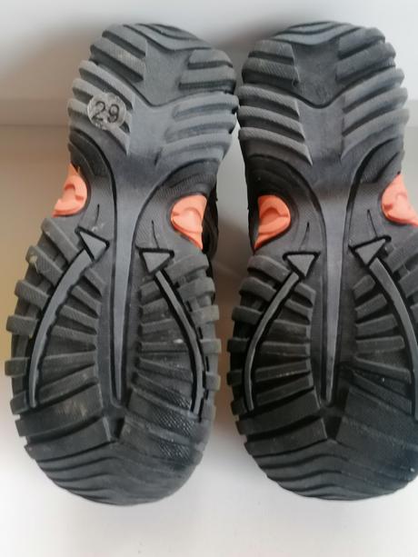 Športové sandále, 29