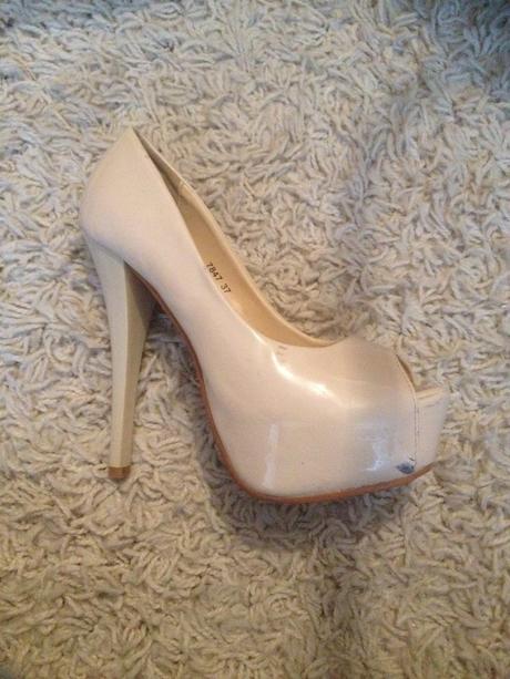 Leskle topanky, 37