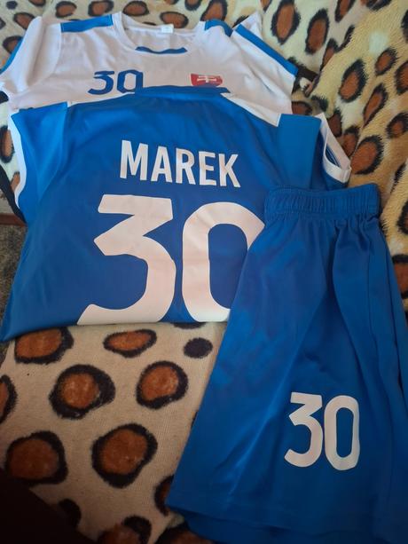 Dres s menom marek, 158