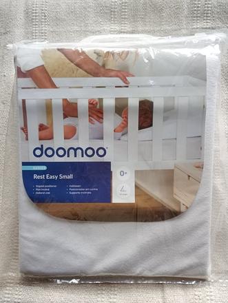 Klinová podložka doomoo rest easy small, 