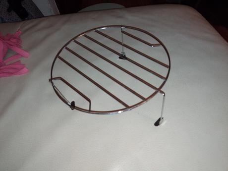 Stojan držiak na hrnce,