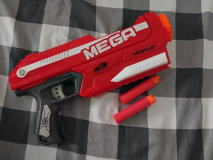 Nerf mega magnus, 
