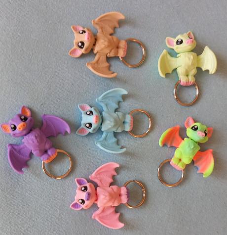 Kľúčenka z 3d netopier s úsmevom,