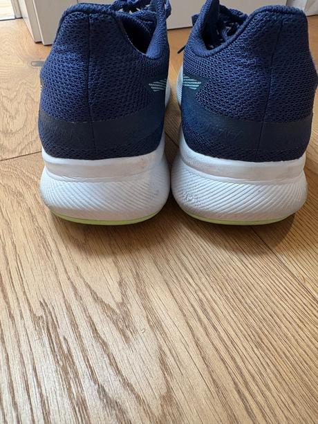 Bezecke tenisky, asics,38