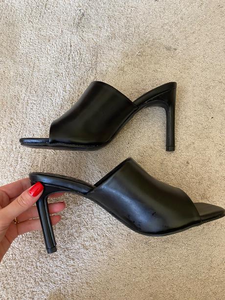 Topánky na opatku, 36