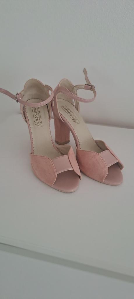 Ružové sandále, 38