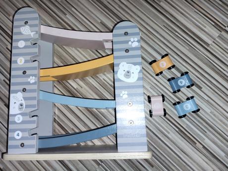 Šmykľavka, dráha pre autíčka,