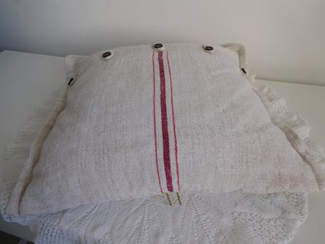 Vankúše menšie , vačšie, podlhovasté,, 