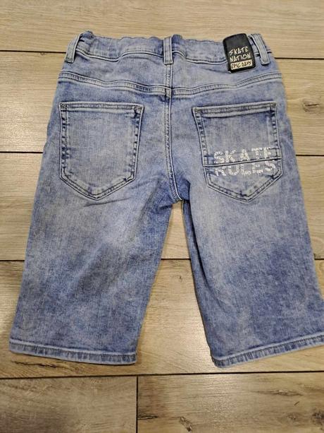 Štýlové šortky velkost 146, 146