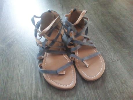 Nové sandále, 39