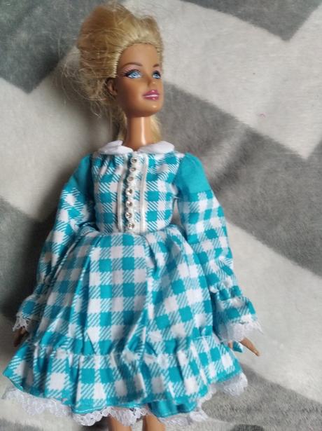 Šaty pre barbie babiku,