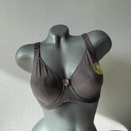 Jemne vystužená podprsenka s kosticami 8038, 85d