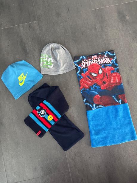 Balicek ciapky, sal a nakrcnik, 122