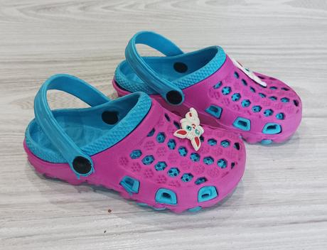 Dievčenské šľapky 28, 28