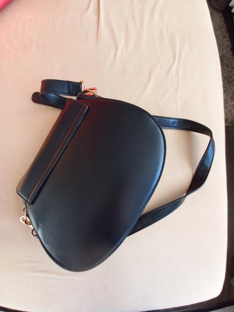 Menšia kabelka reserved, reserved