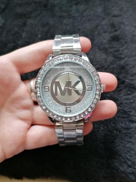 Retiazka,hodinky, náramky,náušnice,šperky, 