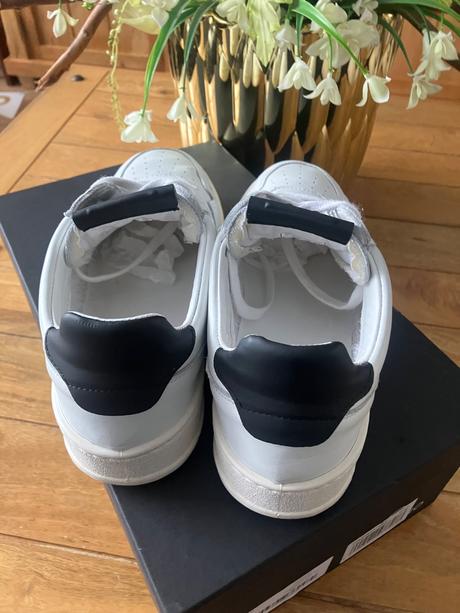 Kožené tenisky valentino, 38