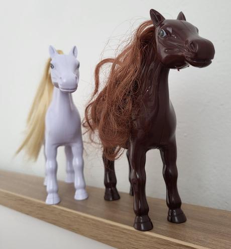 2x kôň s pohybujúcou hlavou, 