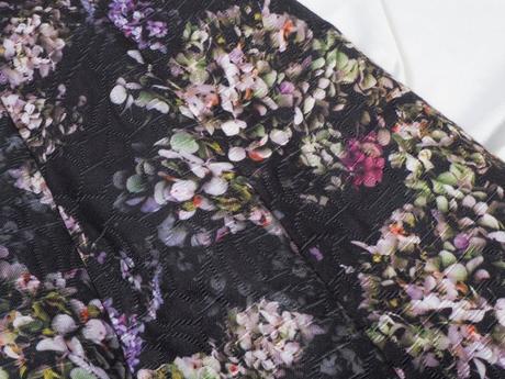 Luxusné kvetované šaty phase eight, 40