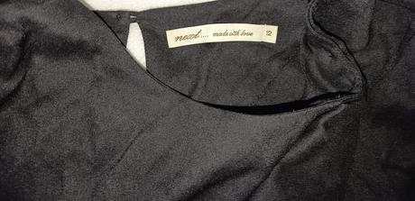 Cierne tricko s pozdlznym volanom, next,40