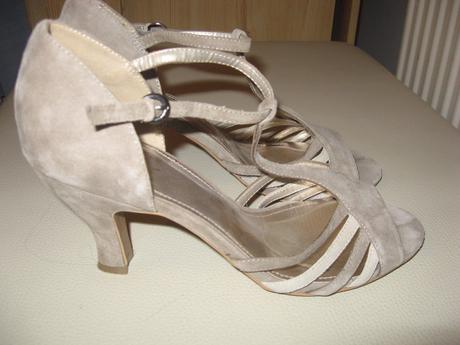 Dámske lodičky, baťa,40