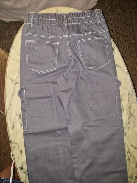 Nohavice, bershka,146