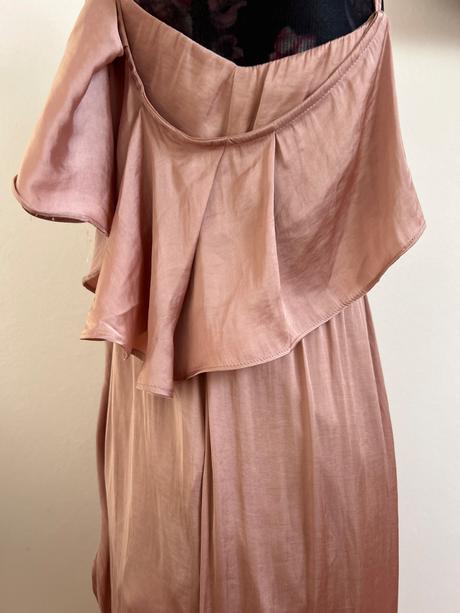 Šaty s volánmi staroružové, 36