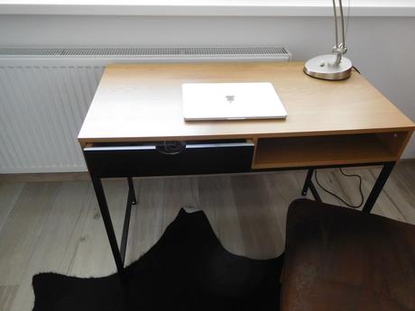 Písací stol+stolička čalunená,, 