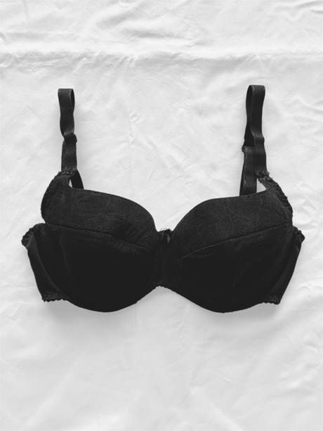 Čierna pevná podprsenka astratex 70g, 70f