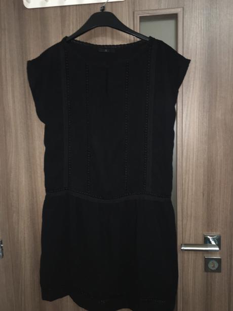 Perfektné čierne šaty s čipkou, 40