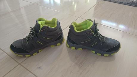 Turistické topánky, 32