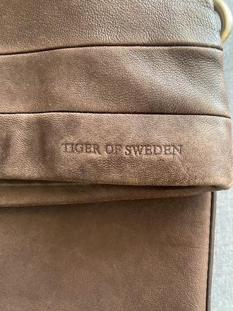 Kožená kabelka tiger of sweden, 
