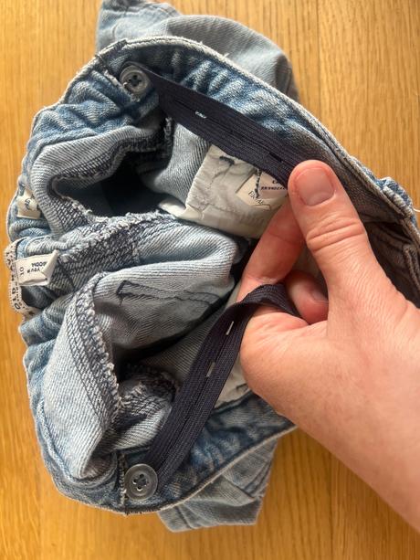 Dievcenske dzinove sortky, 140