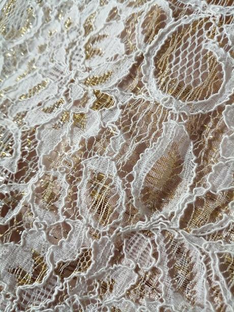 Čipkované šaty, s